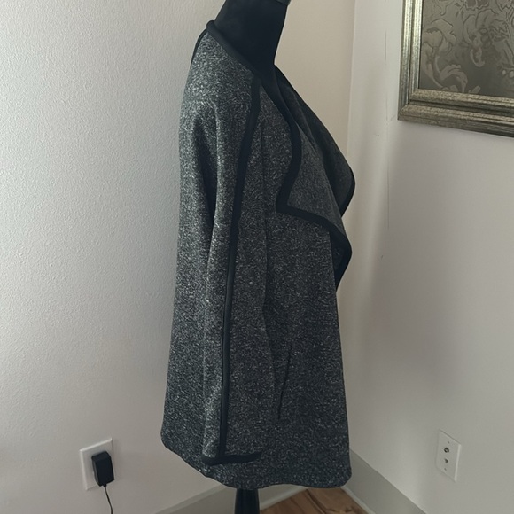 Banana Republic Sz L heather gray open cardigan black trim cascade front Sz L - Picture 3 of 9